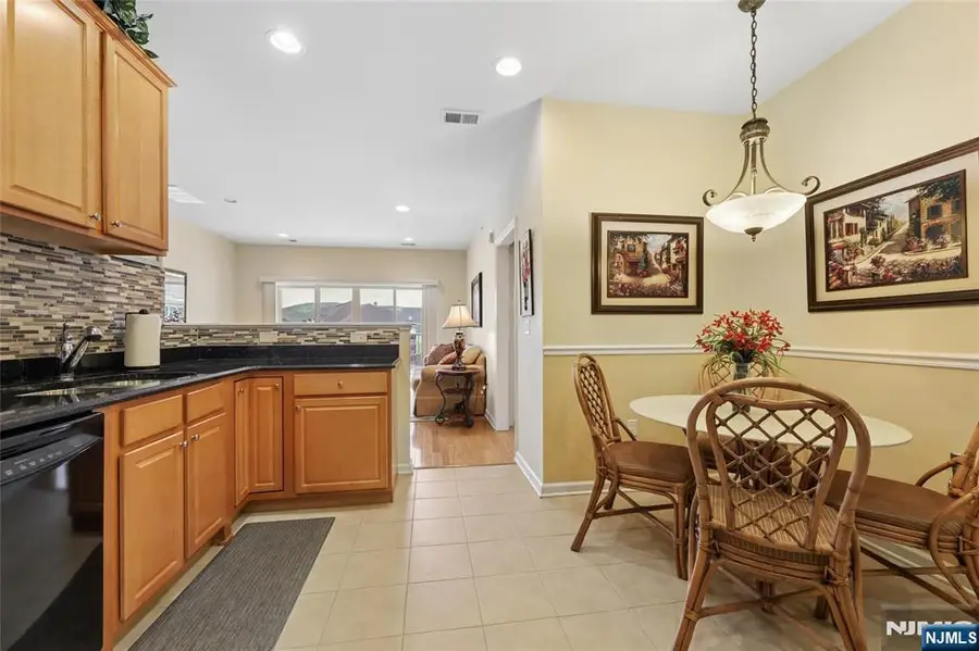 7408 Warrens Way TOP FLOOR & DEE, Wanaque, NJ 07465 - #2