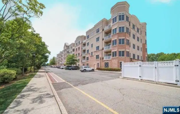 2205 Windsor Park Court 205, Englewood, NJ 07631 - #3