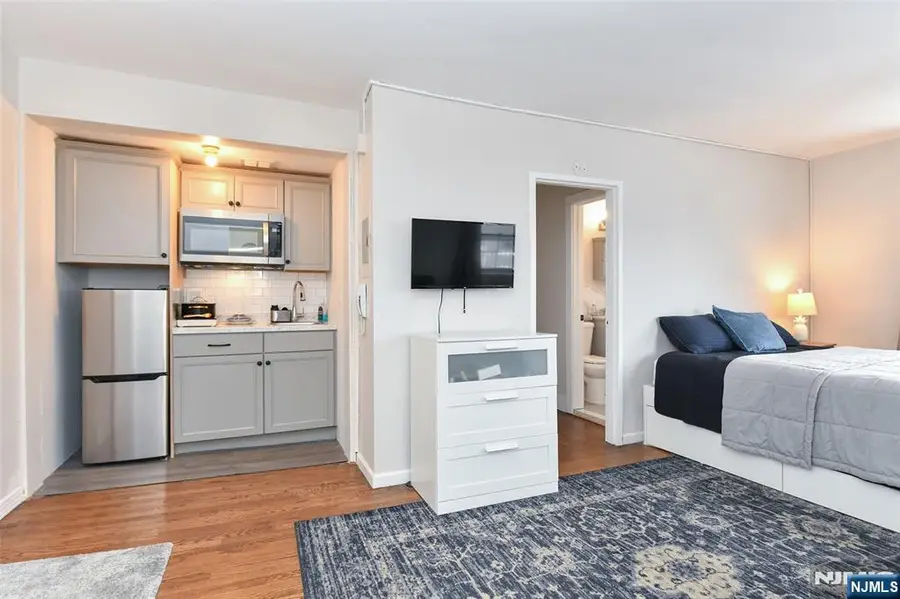 3020-3030 Edwin Avenue 5 H, Fort Lee, NJ 07024 - #2