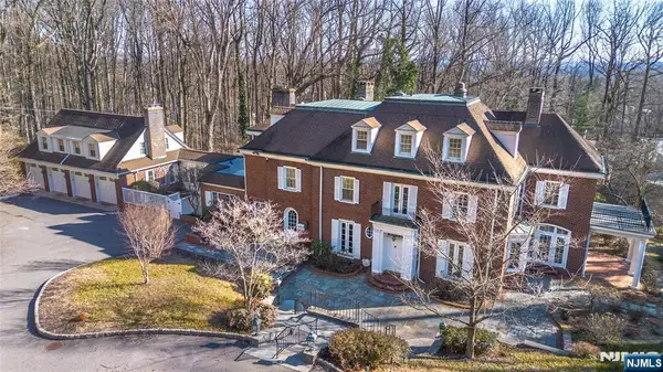 5 Rocky Way, West Orange, NJ 07052