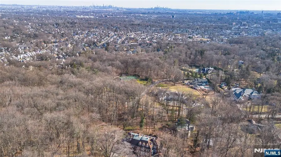 5 Rocky Way, Llewellyn Park, NJ 07052 - #2