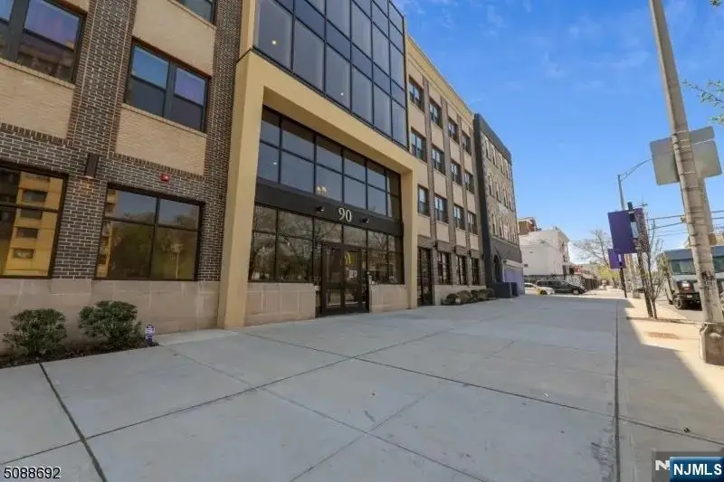 90 Clinton 206, Newark, NJ 07114 - #2