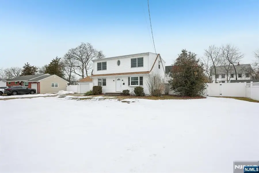 32 Garden Place, Pompton Plains, NJ 07444 - #3