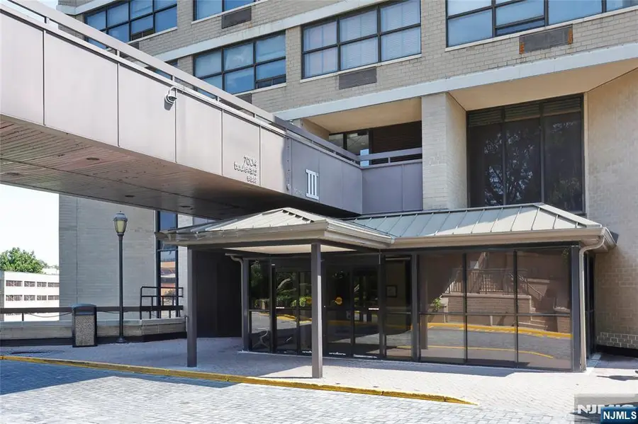 7004 JFK Blvd E Boulevard 20E, Guttenberg, NJ 07093 - #3