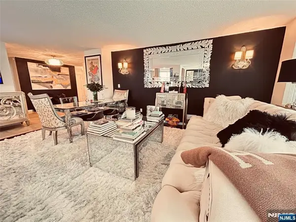 160 Overlook Avenue 4C, Hackensack, NJ 07601