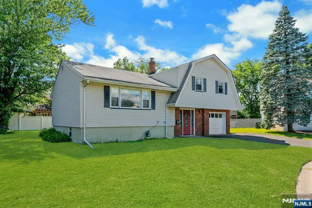 18-00 Scialla Court, Fair Lawn, NJ 07410 - #1