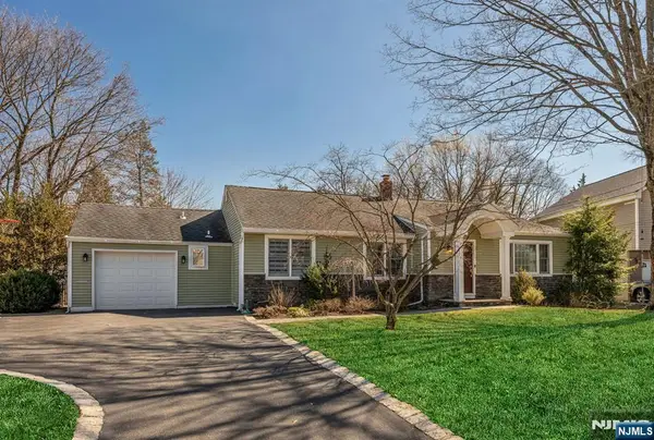 8 Prescott Road, Ho-Ho-Kus, NJ 07423