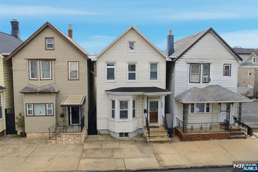 209 Hamilton Street, Harrison, NJ 07029 - #3