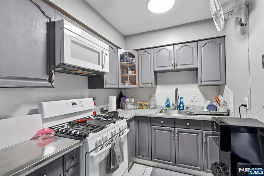 82 Garfield Avenue, Jersey City, NJ 07305 - #3