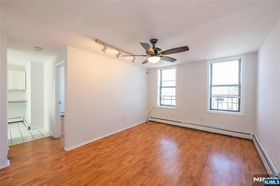 787 Summit Avenue 11, Jersey City, NJ 07307 - #2