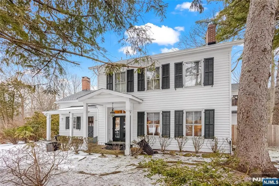 525 Franklin Avenue, Franklin Lakes, NJ 07417 - #3