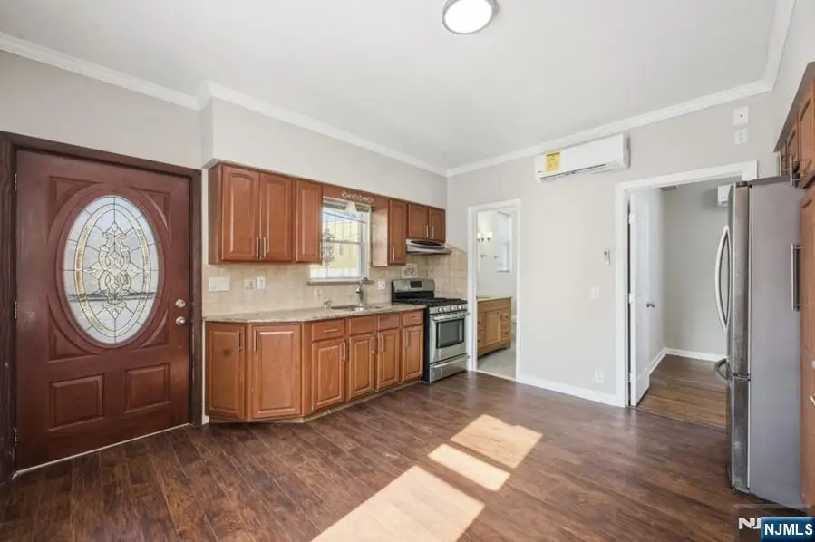 693 8th Street, Newark, NJ 07107 - #3