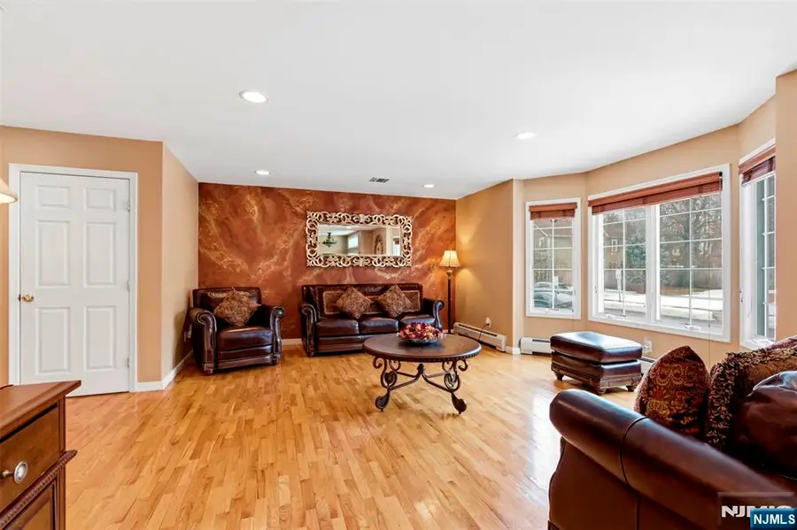 2 Maple Avenue, Waldwick, NJ 07463 - #3