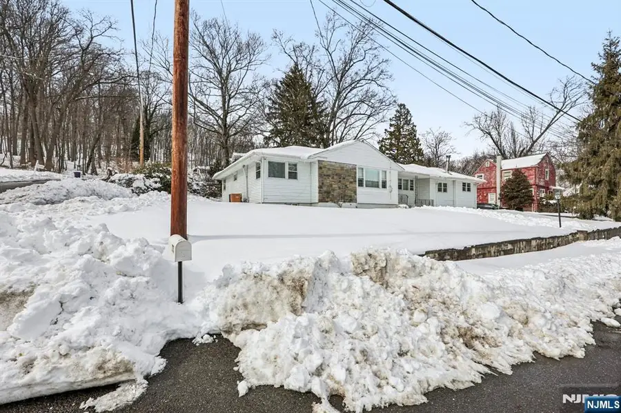 33 Lotz Avenue, North Haledon, NJ 07508 - #3