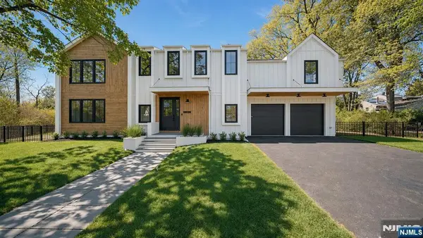 23 Cherry Court, Cresskill, NJ 07626