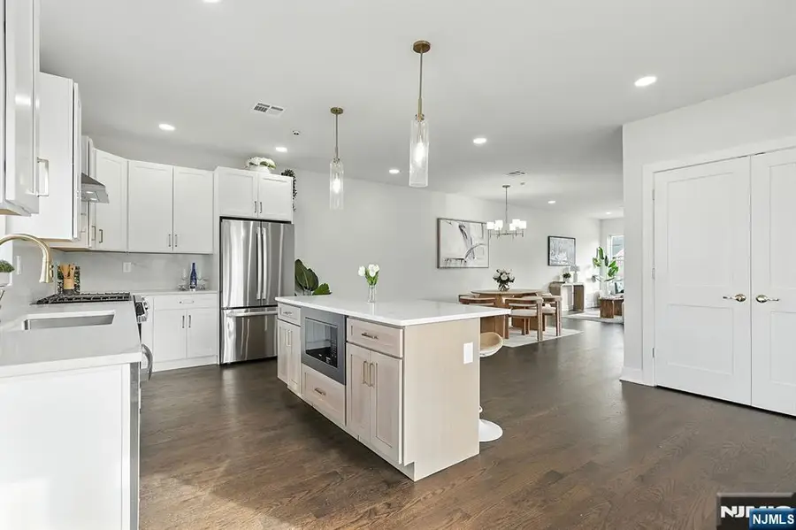 194 Canterbury Avenue, North Arlington, NJ 07031 - #2