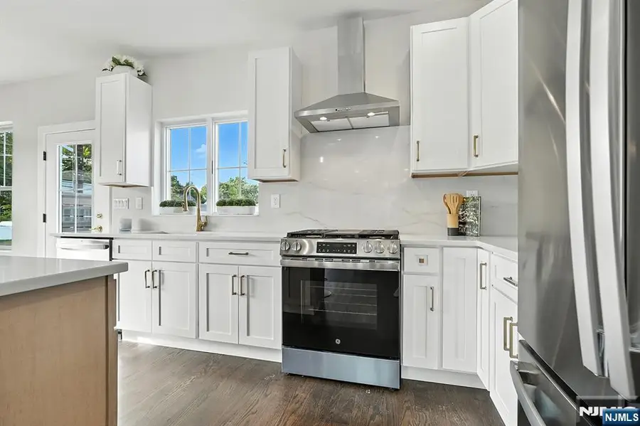 194 Canterbury Avenue, North Arlington, NJ 07031 - #3