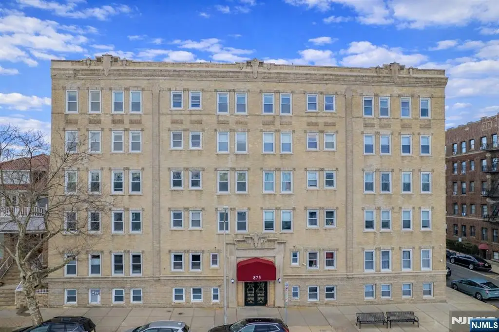 875 Boulevard E 35, Weehawken, NJ 07086 - #1