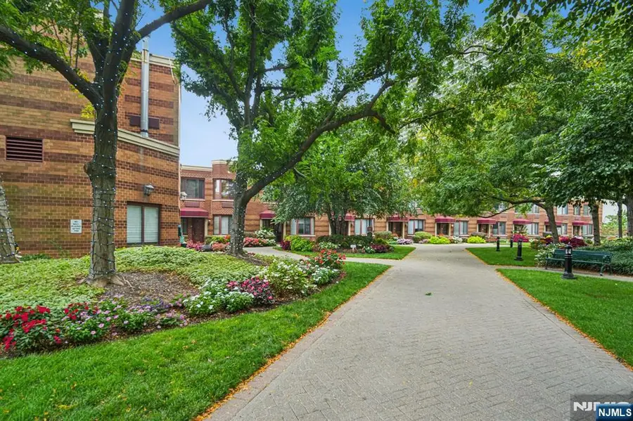 100 Old Palisade Road PL16, Fort Lee, NJ 07024 - #2