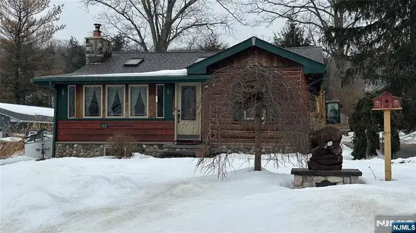 41 Hillside Avenue, Jefferson Township, NJ 07460