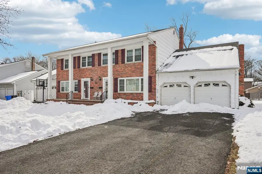 44 Forsythia Lane, Paramus, NJ 07652 - #3