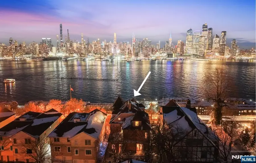 31-33 Hamilton Avenue, Weehawken, NJ 07086 - #2