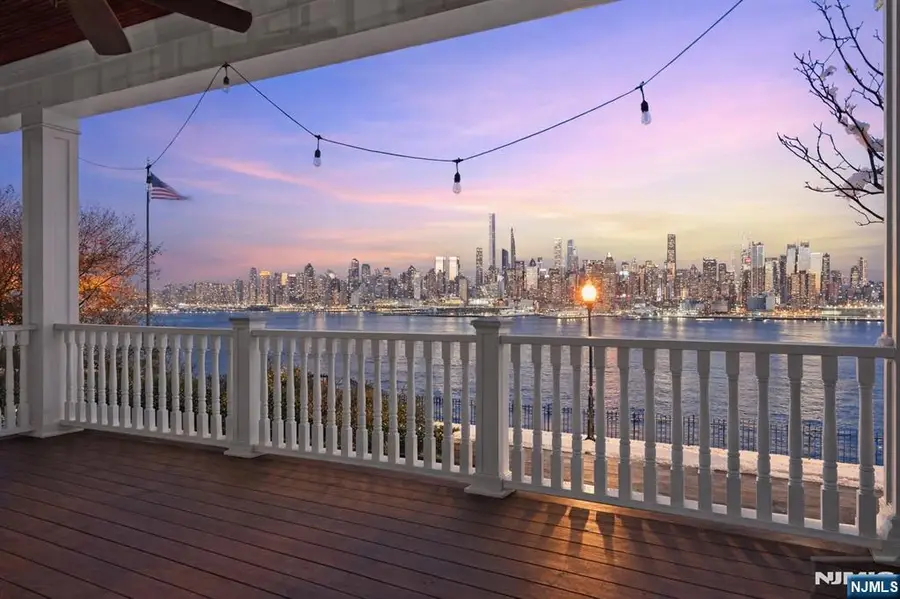 31-33 Hamilton Avenue, Weehawken, NJ 07086 - #3