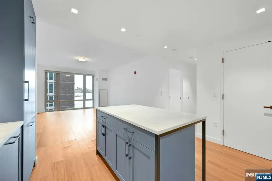 2 Shore Lane 408, Jersey City, NJ 07310 - #2