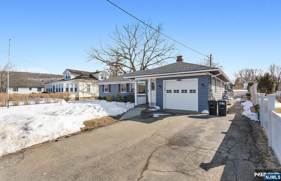 125 Meadowbrook Avenue, Wanaque, NJ 07465 - #3