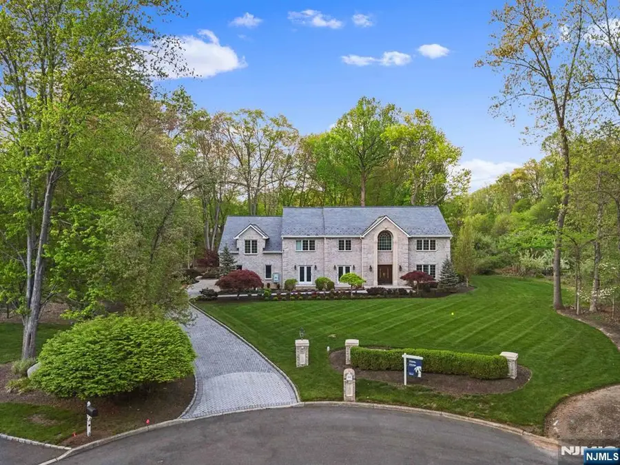 7 Orchard Lane, Old Tappan, NJ 07675 - #3
