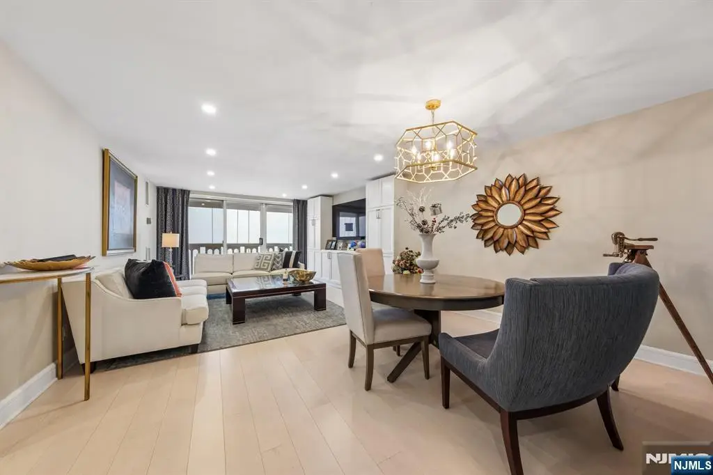 555 North Avenue 16-N, Fort Lee, NJ 07024 - #1