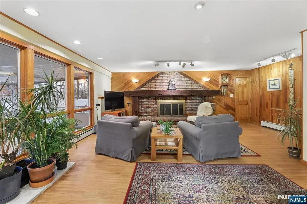 70 Walnut Street, Oakland, NJ 07436 - #1