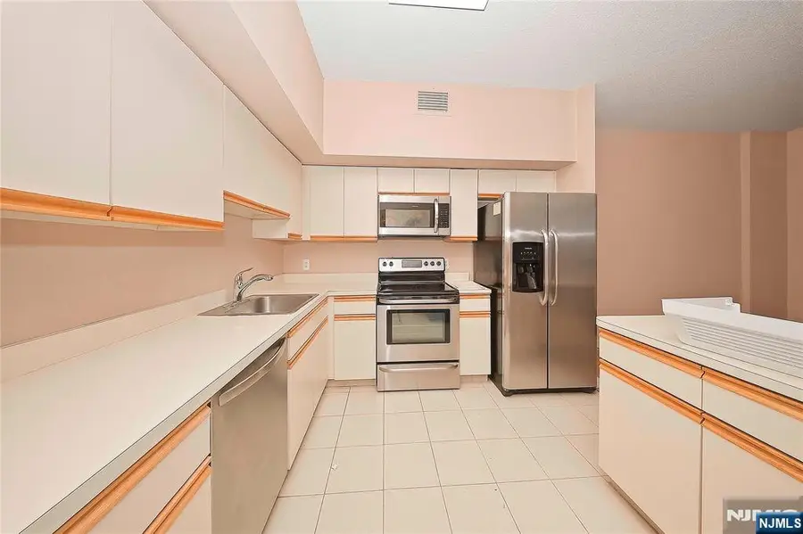 316 Prospect Avenue 2D, Hackensack, NJ 07601 - #3