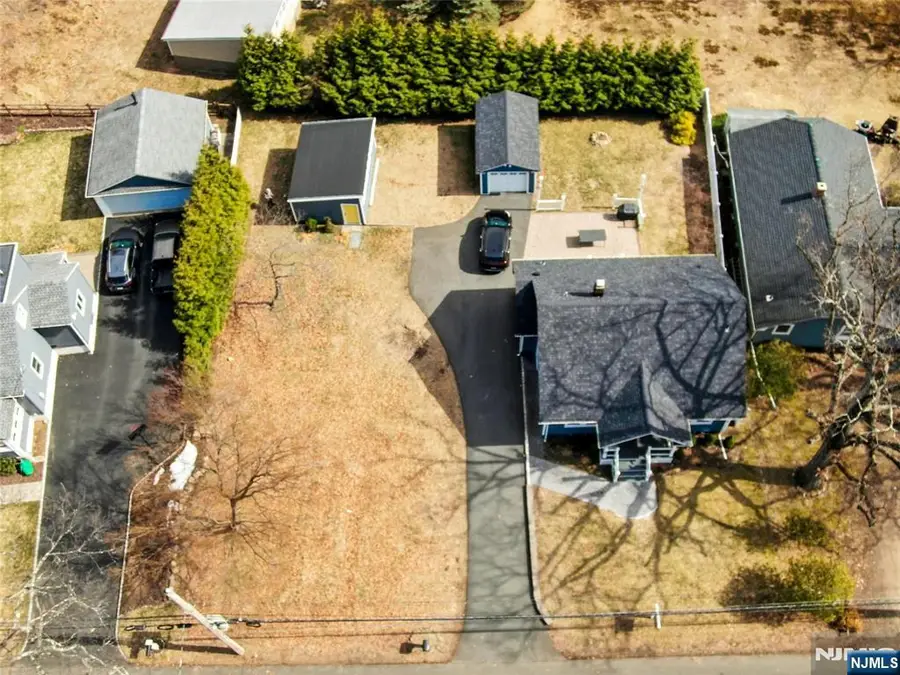 8 Edgewood Avenue, Wyckoff, NJ 07481 - #2