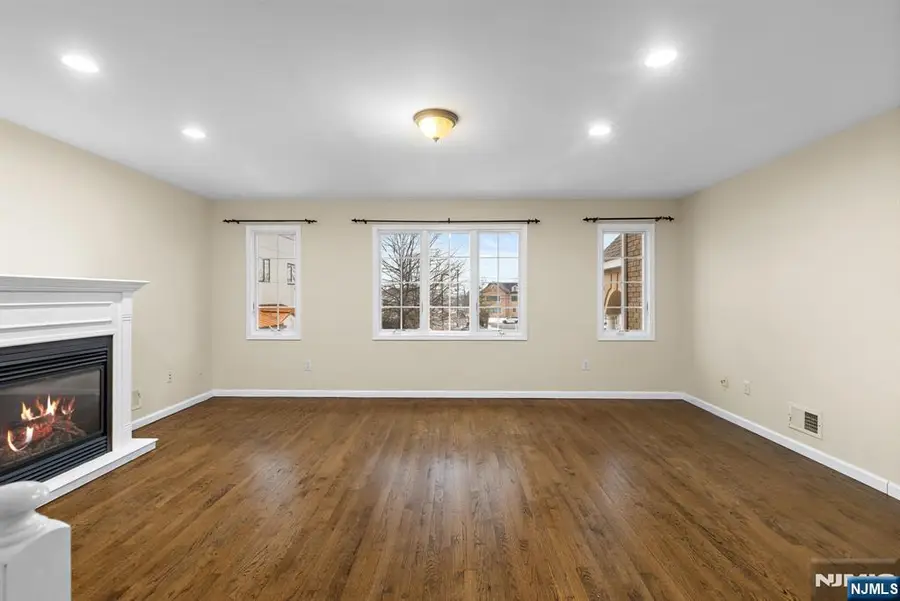 12 Liberty Court, Secaucus, NJ 07094 - #3