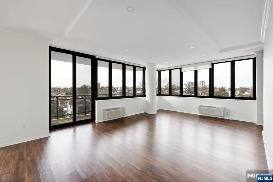 100 Carlyle 9DS, Cliffside Park, NJ 07010 - #2
