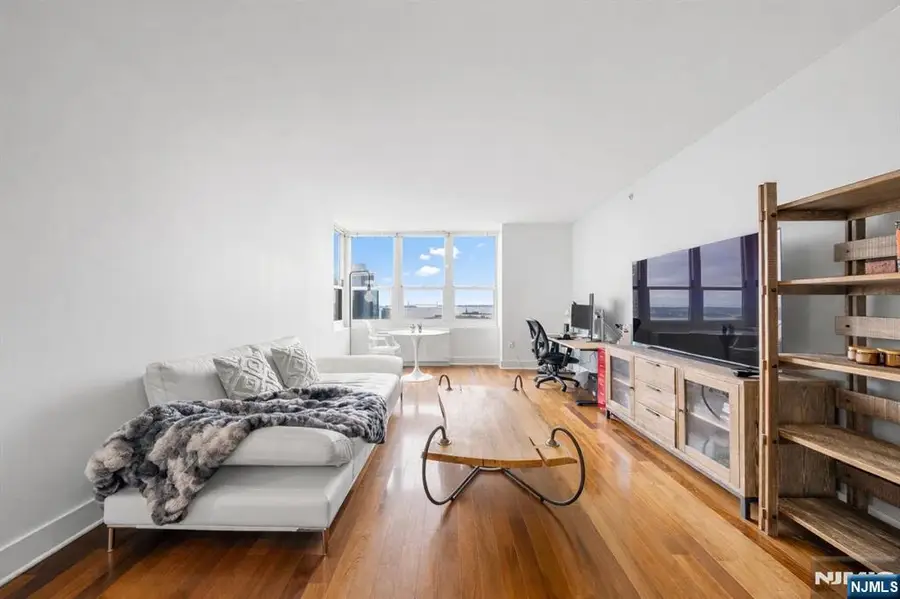 88 Morgan Street 4107, Jersey City, NJ 07302 - #2