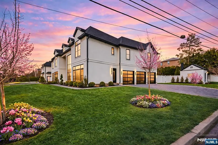 2 Maple Street, Englewood Cliffs, NJ 07632 - #2