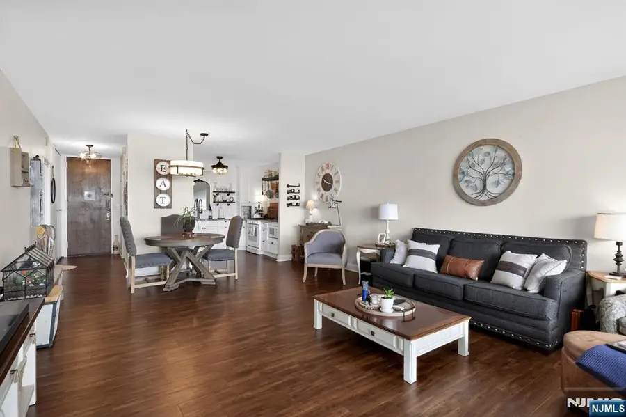 6 Horizon Road 1704, Fort Lee, NJ 07024 - #3