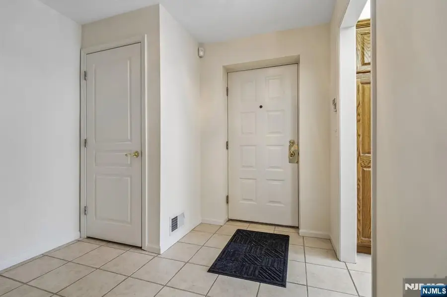 69 Turnberry Road 2, Little Falls, NJ 07424 - #3