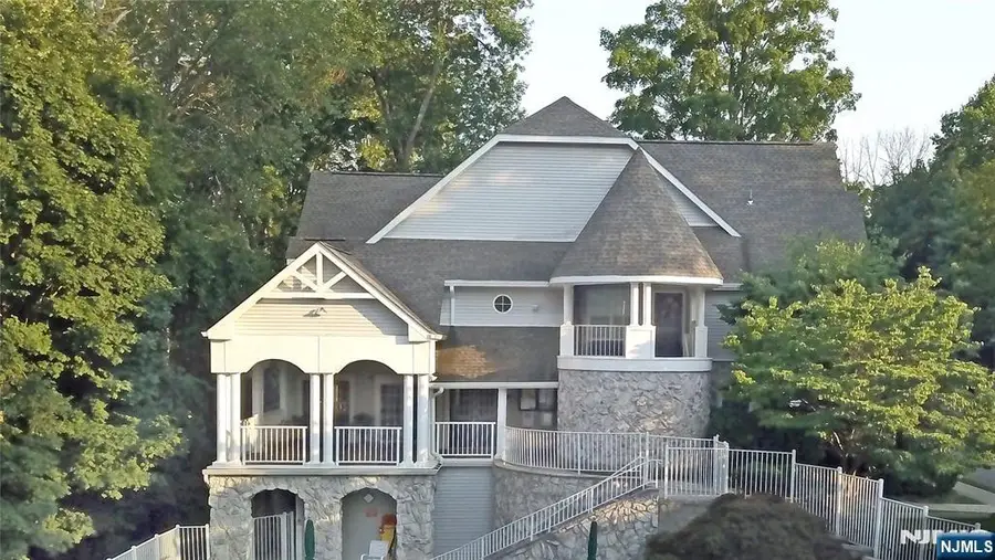 6014 Tudor Drive 6014, Pompton Plains, NJ 07444 - #2