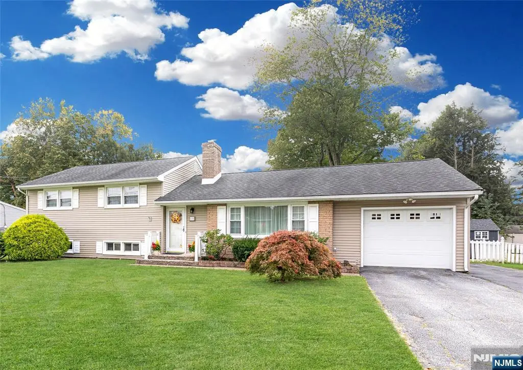 100 Eyland Avenue, Succasunna, NJ 07876 - #1