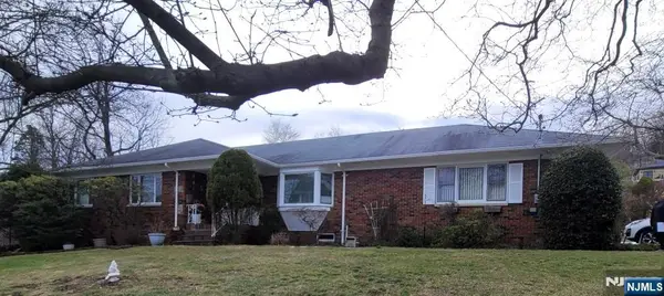 41 Orchard Place, Hawthorne, NJ 07506