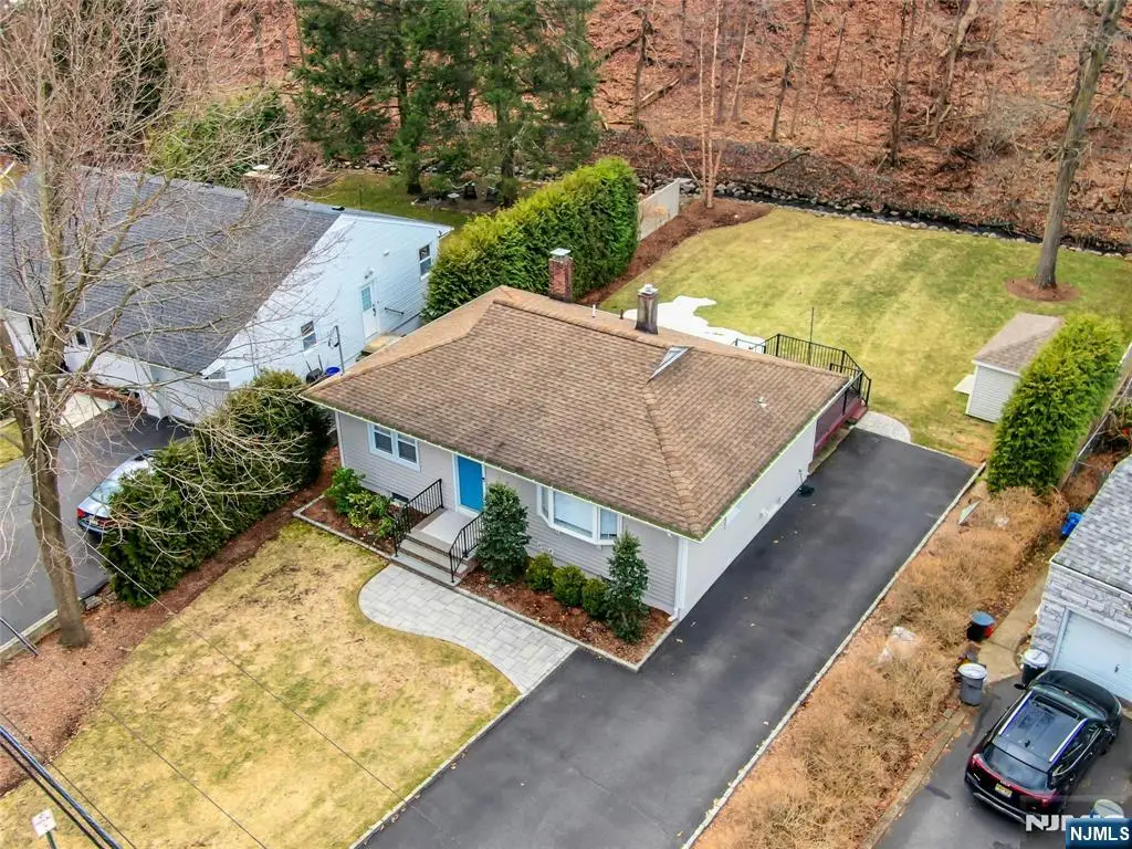 9 Sioux Avenue, Oakland, NJ 07436 - #1