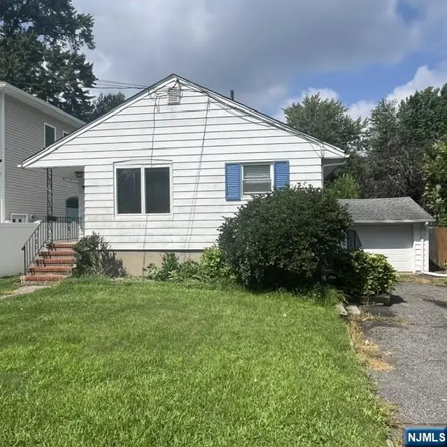 18 McKinley Place, Bergenfield, NJ 07621 - #2