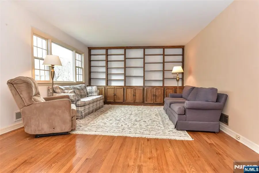 16 Wilson Terrace, Waldwick, NJ 07463 - #3