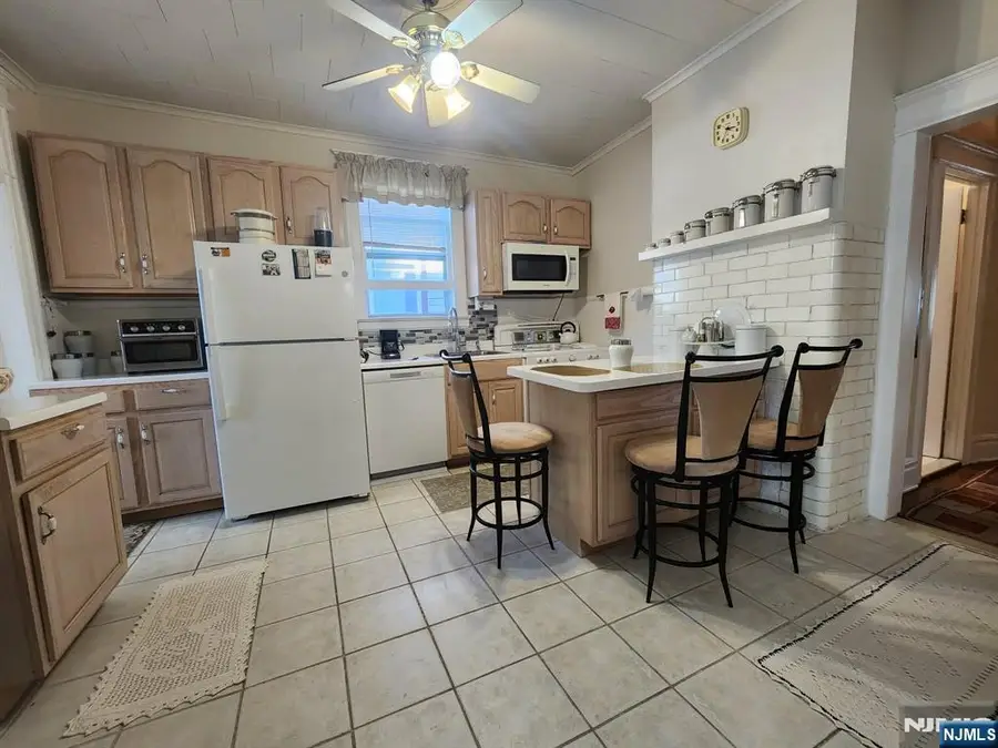 31 Union Place, North Arlington, NJ 07031 - #2