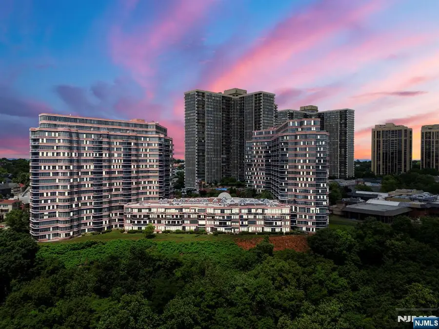 100 Carlyle Drive 7K-S, Cliffside Park, NJ 07010 - #3