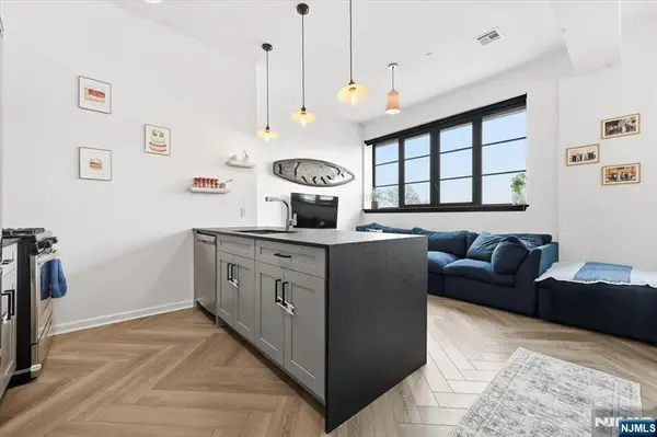 142 Charles Street 403, Jersey City, NJ 07307