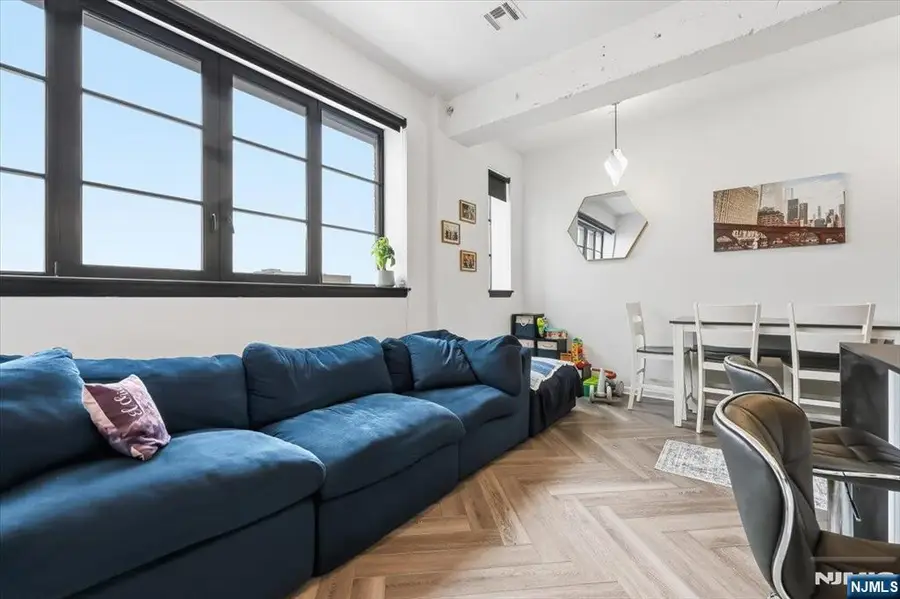 142 Charles Street 403, Jersey City, NJ 07307 - #2